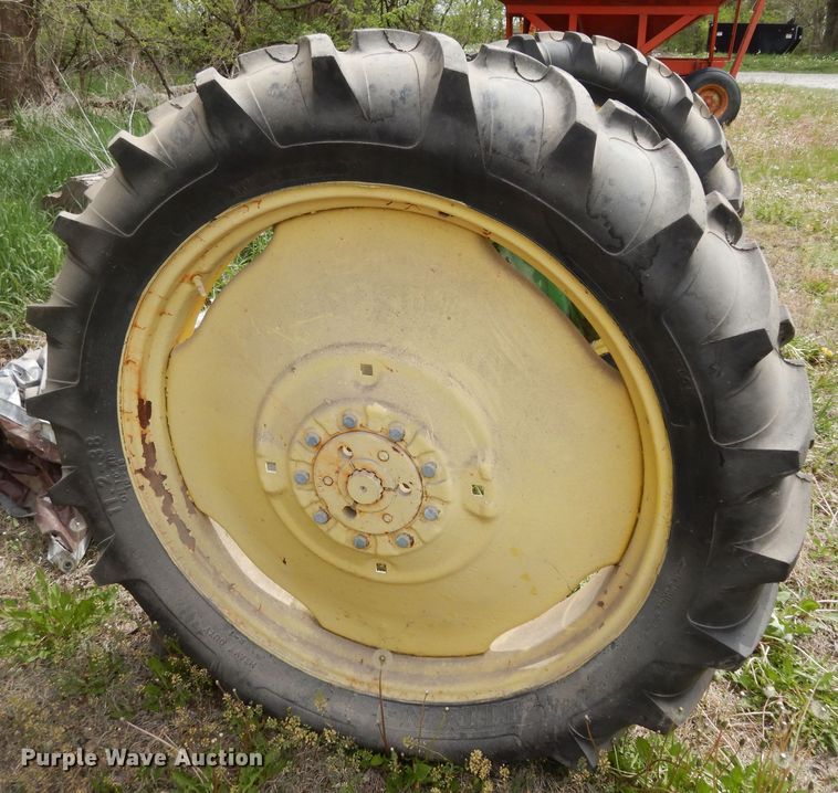 image for item IB9796 John Deere  rear axle