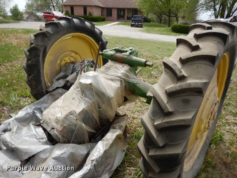 image for item IB9796 John Deere  rear axle