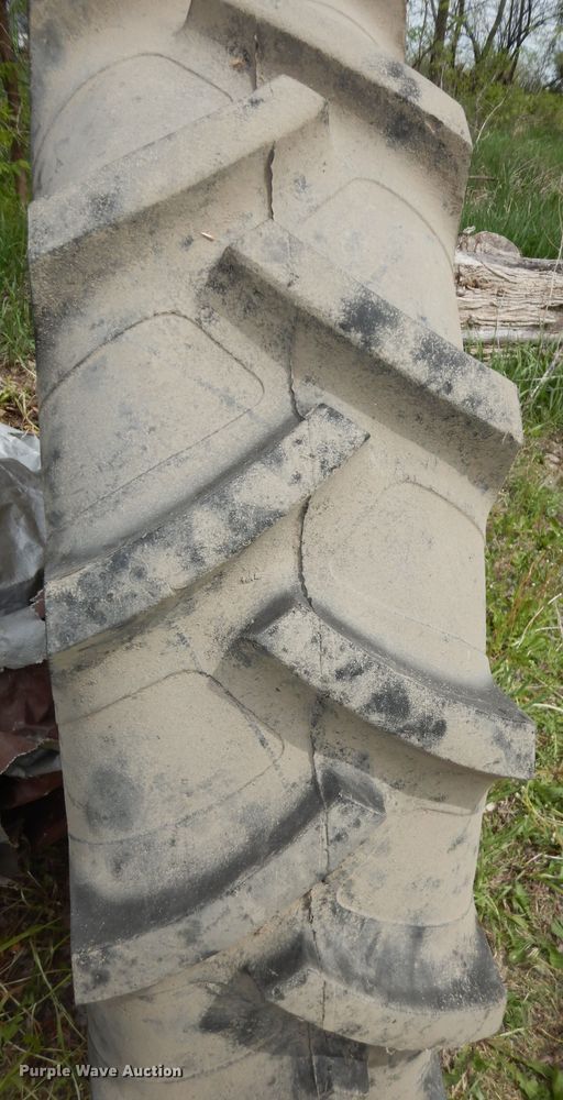 image for item IB9796 John Deere  rear axle