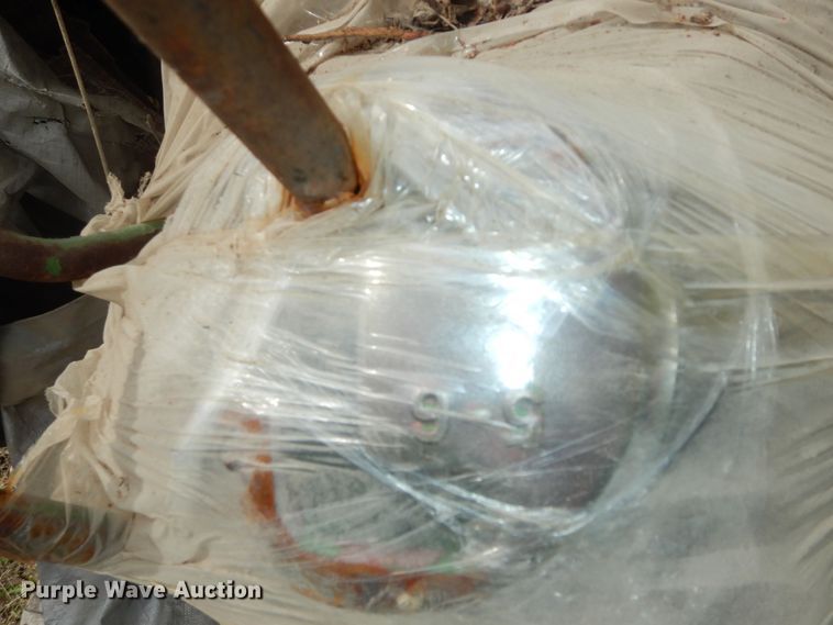 image for item IB9796 John Deere  rear axle