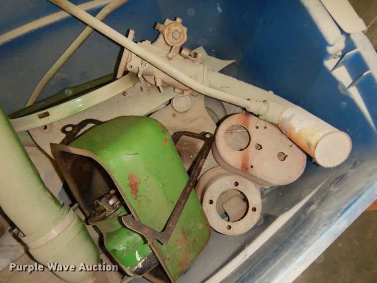 image for item IB9796 John Deere  rear axle