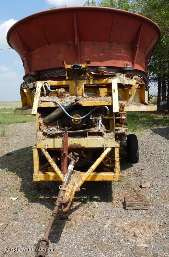 image for item IB9987 HayBuster  tub grinder