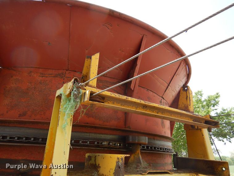 image for item IB9987 HayBuster  tub grinder