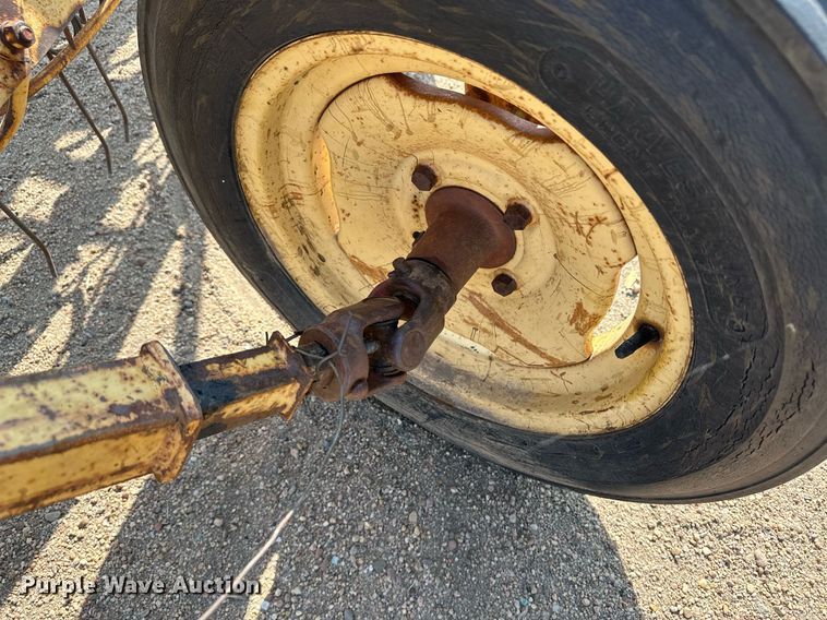 image for item JD9119 New Holland 56  hay rake