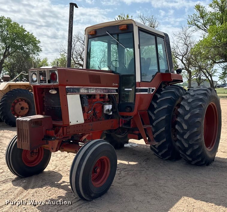 image for item JD9125 1979 International Harvester 1086  tractor