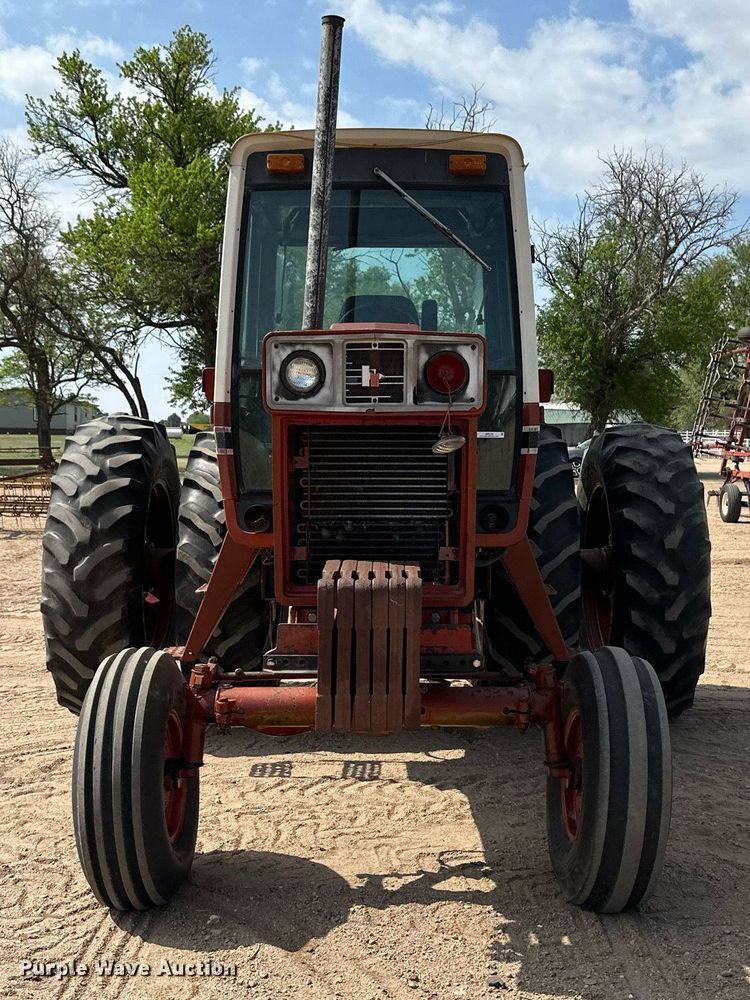 image for item JD9125 1979 International Harvester 1086  tractor