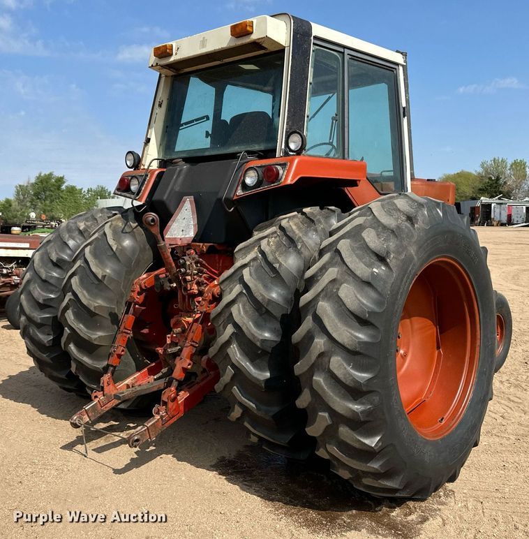 image for item JD9125 1979 International Harvester 1086  tractor
