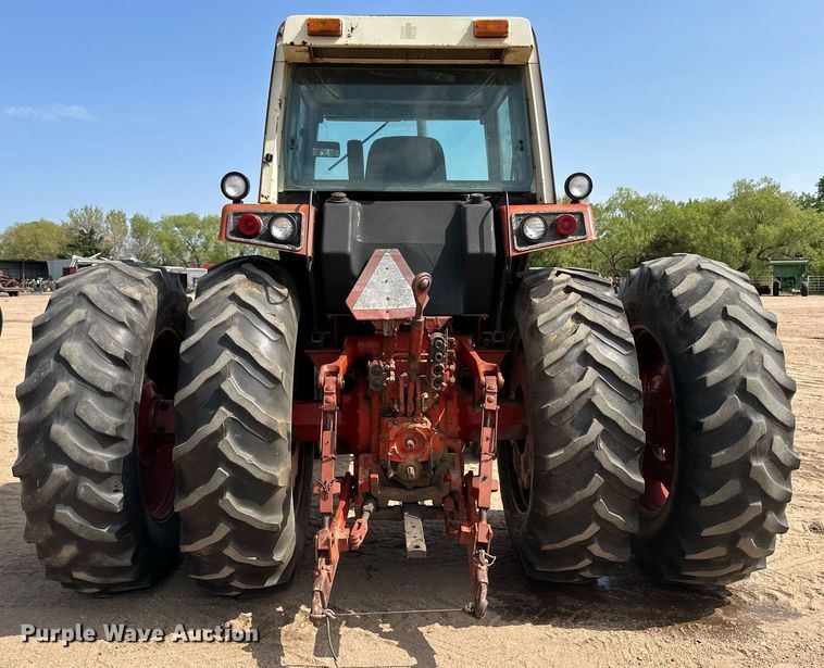 image for item JD9125 1979 International Harvester 1086  tractor