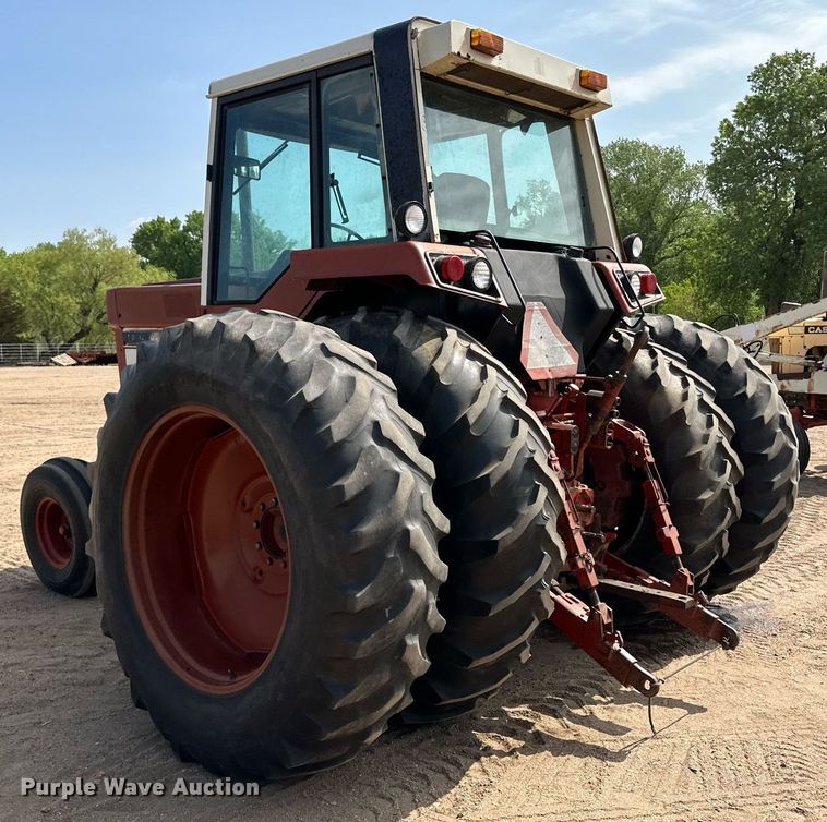 image for item JD9125 1979 International Harvester 1086  tractor
