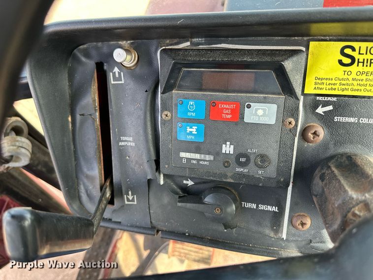 image for item JD9125 1979 International Harvester 1086  tractor