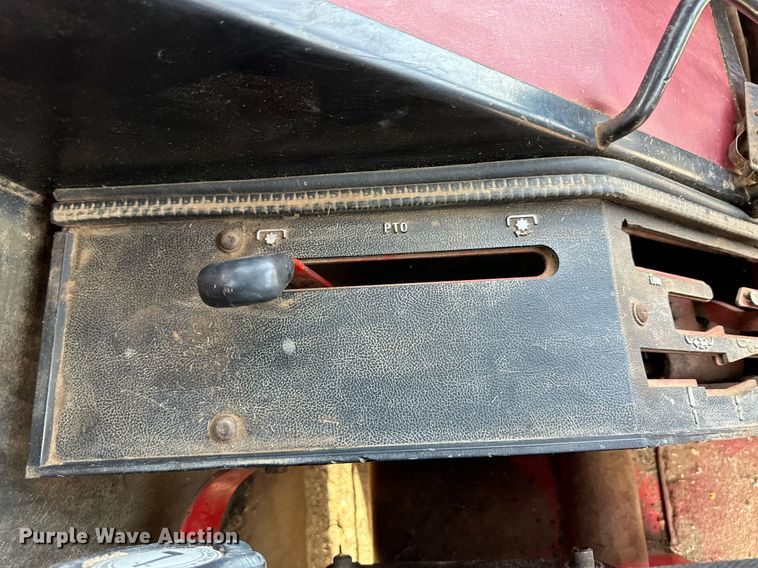 image for item JD9125 1979 International Harvester 1086  tractor