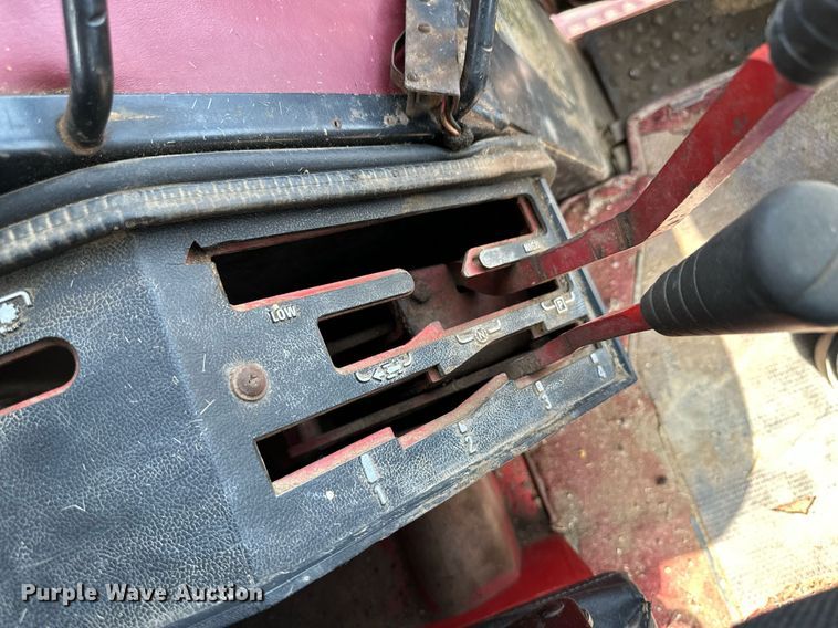 image for item JD9125 1979 International Harvester 1086  tractor