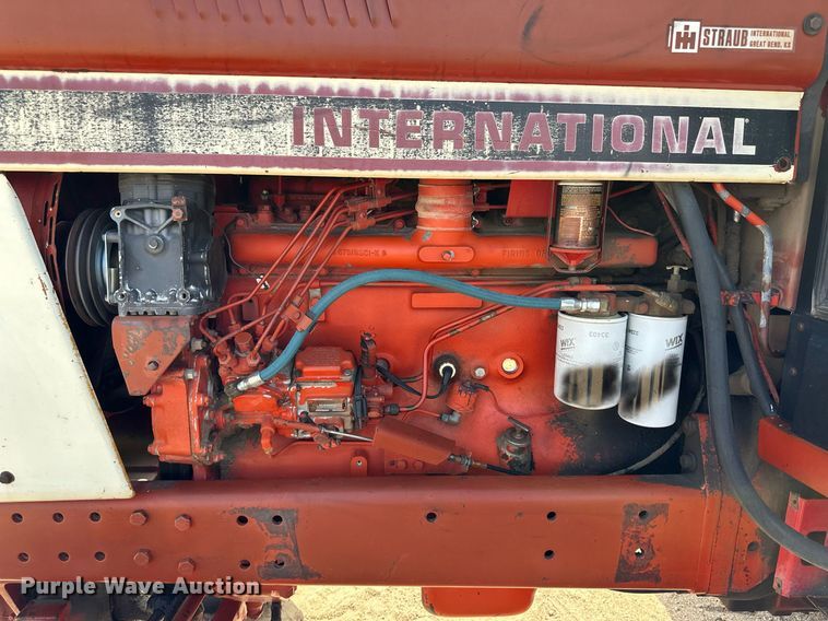 image for item JD9125 1979 International Harvester 1086  tractor