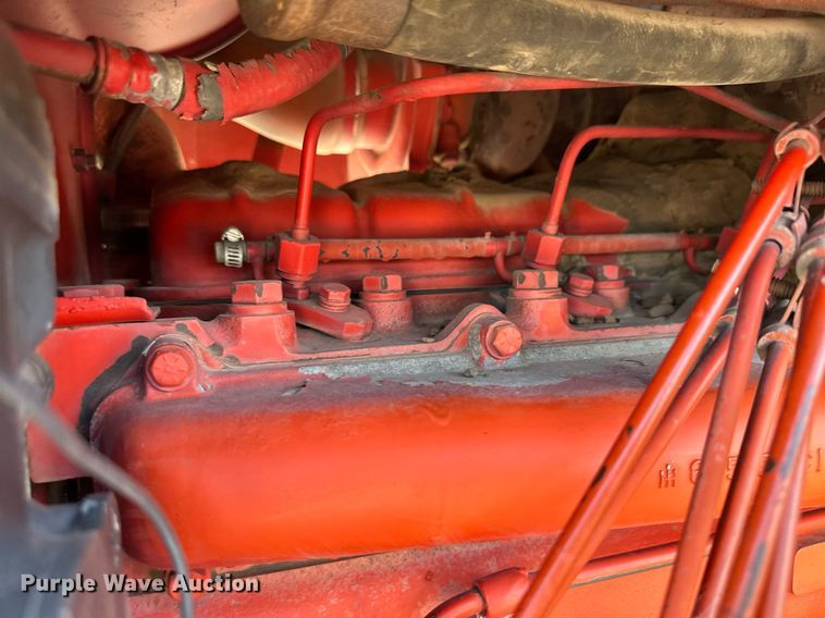 image for item JD9125 1979 International Harvester 1086  tractor