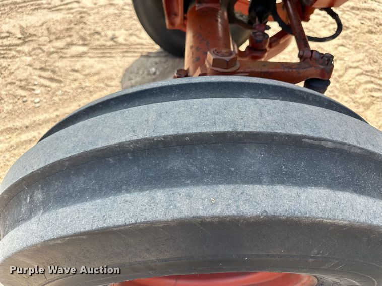 image for item JD9125 1979 International Harvester 1086  tractor