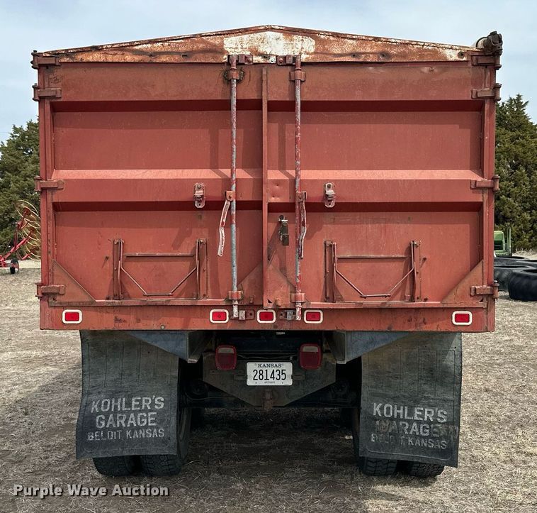 image for item KL9143 1977 Chevrolet C65  grain truck