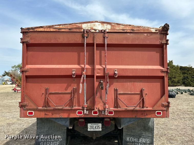 image for item KL9143 1977 Chevrolet C65  grain truck