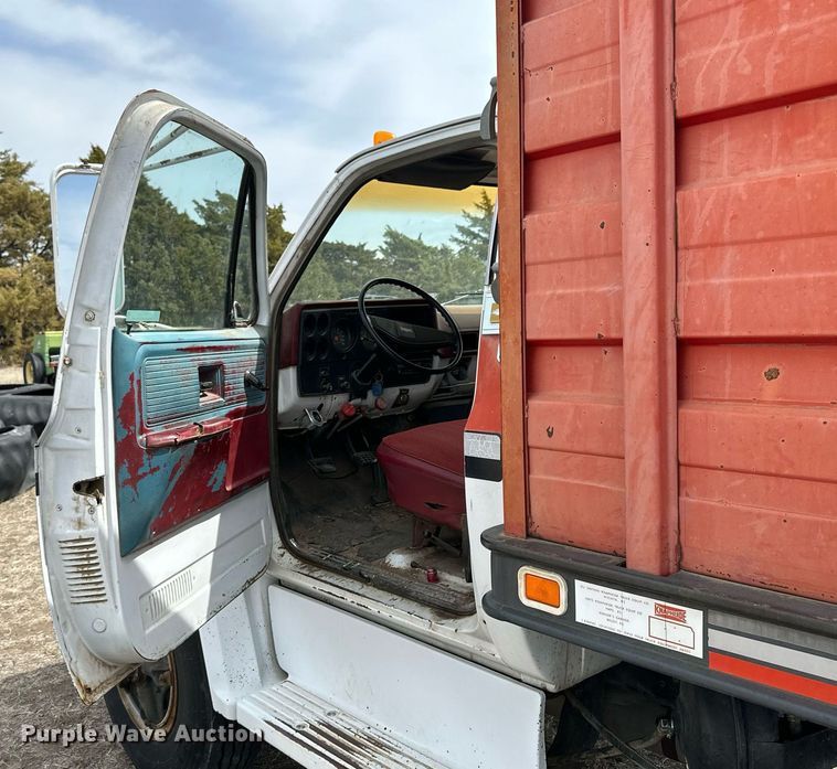 image for item KL9143 1977 Chevrolet C65  grain truck