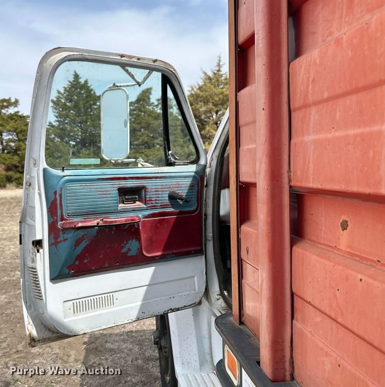 image for item KL9143 1977 Chevrolet C65  grain truck