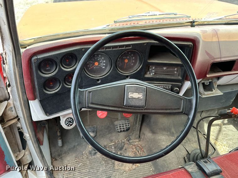 image for item KL9143 1977 Chevrolet C65  grain truck