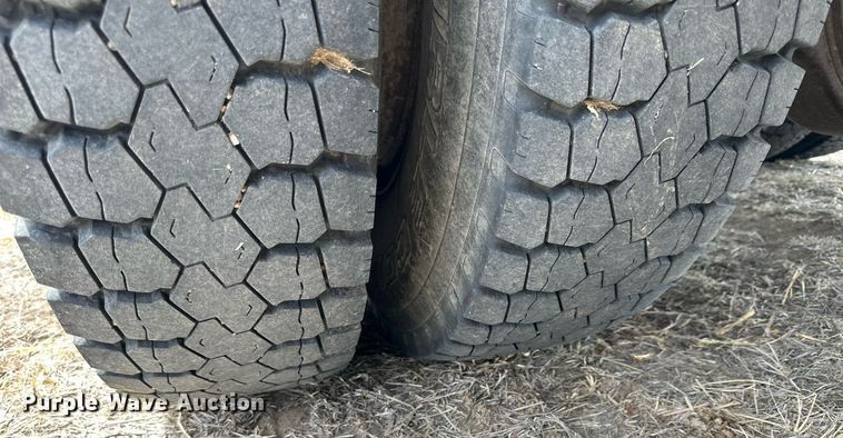 image for item KL9143 1977 Chevrolet C65  grain truck