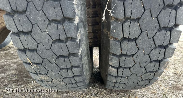 image for item KL9143 1977 Chevrolet C65  grain truck