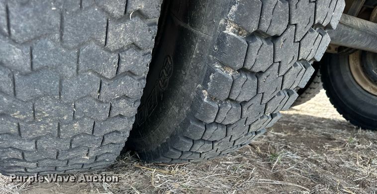 image for item KL9143 1977 Chevrolet C65  grain truck