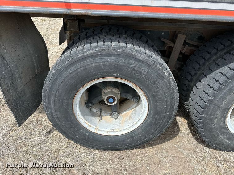 image for item KL9143 1977 Chevrolet C65  grain truck