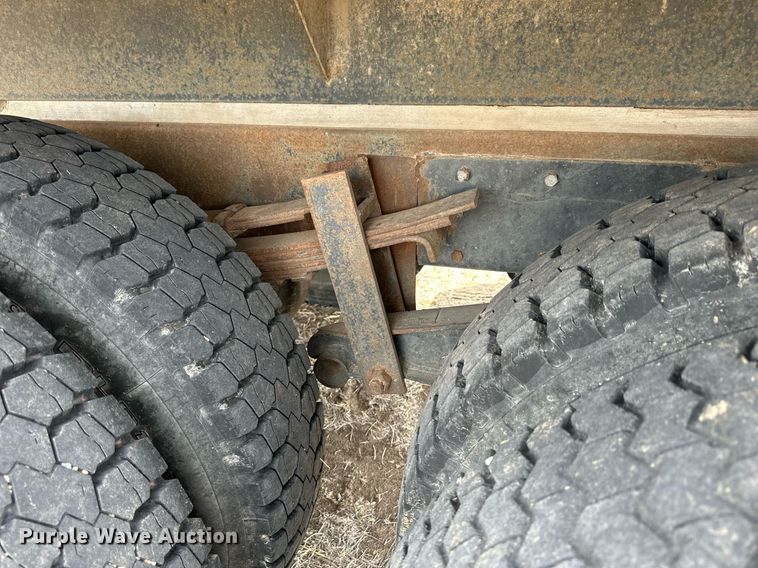 image for item KL9143 1977 Chevrolet C65  grain truck