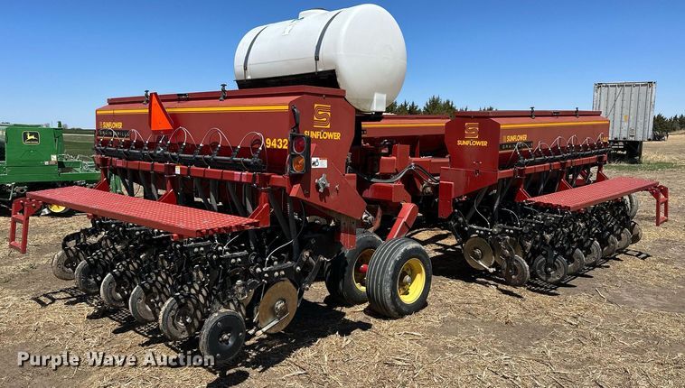 image for item KL9183 Sunflower 9432-30  grain drill