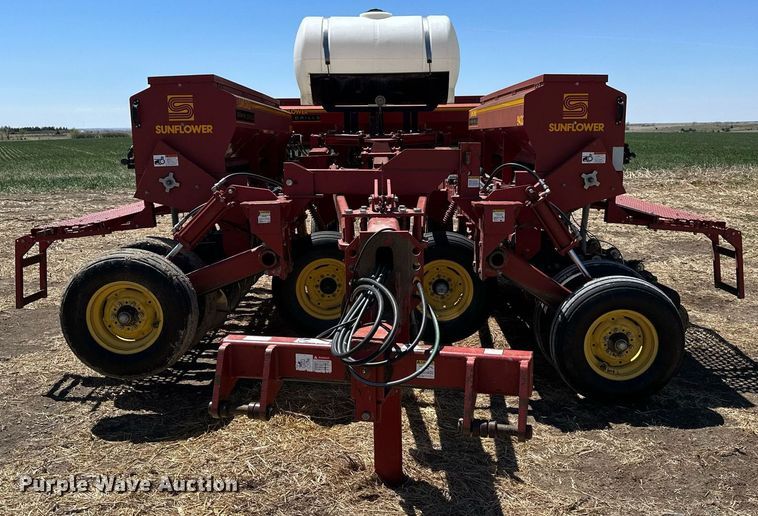 image for item KL9183 Sunflower 9432-30  grain drill