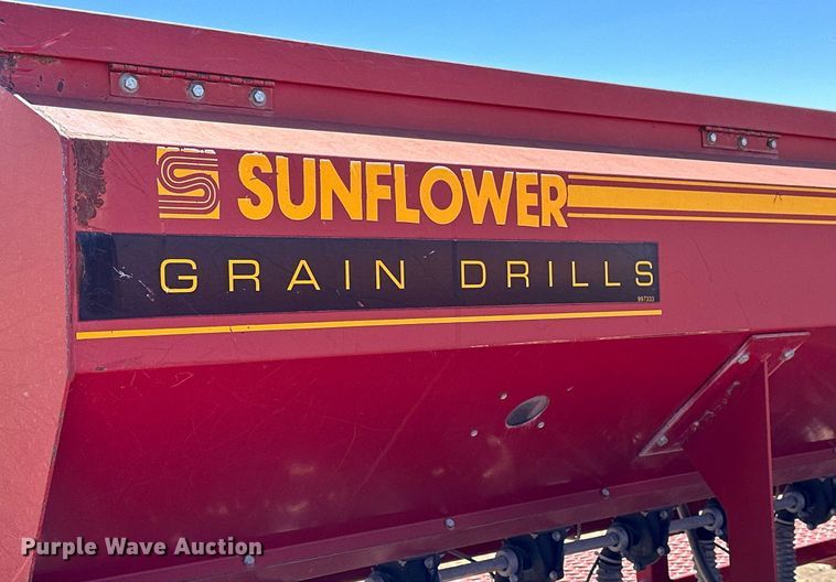 image for item KL9183 Sunflower 9432-30  grain drill