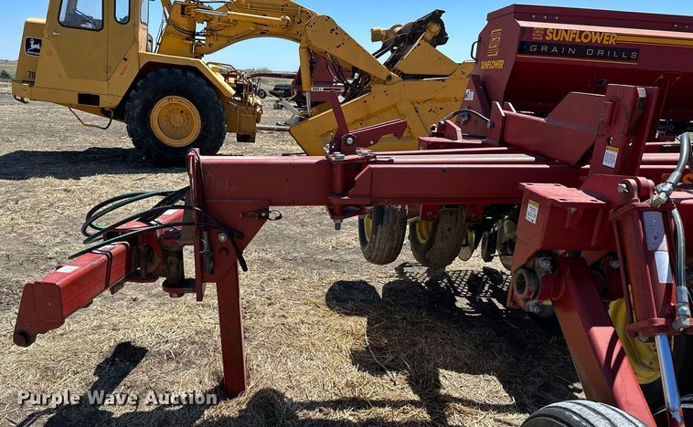 image for item KL9183 Sunflower 9432-30  grain drill