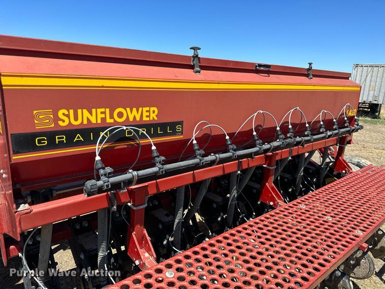 image for item KL9183 Sunflower 9432-30  grain drill