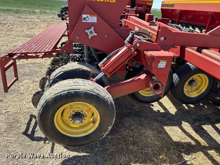 image for item KL9183 Sunflower 9432-30  grain drill