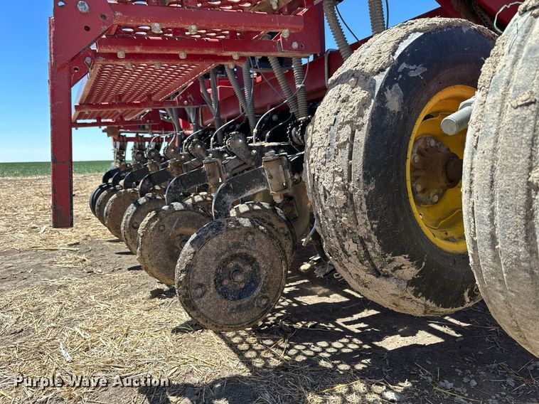 image for item KL9183 Sunflower 9432-30  grain drill