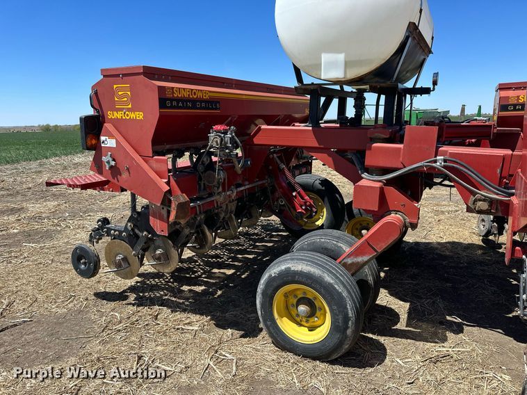 image for item KL9183 Sunflower 9432-30  grain drill