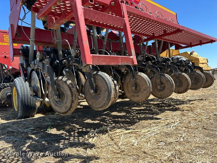 image for item KL9183 Sunflower 9432-30  grain drill