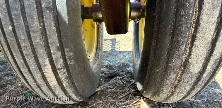 image for item KL9183 Sunflower 9432-30  grain drill