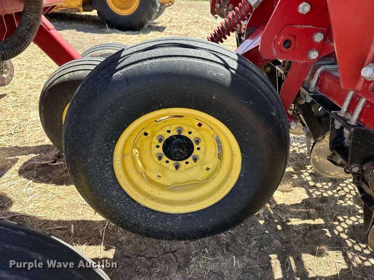 image for item KL9183 Sunflower 9432-30  grain drill