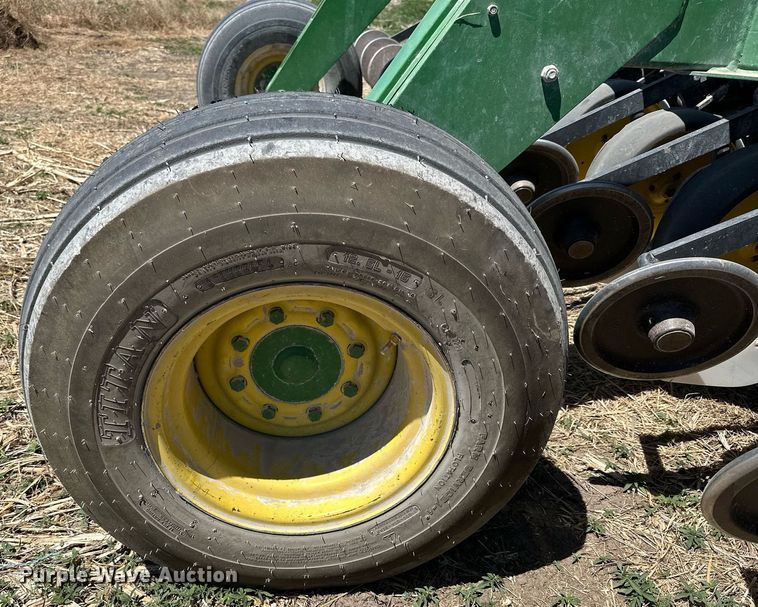 image for item KL9184 John Deere 750  grain drill