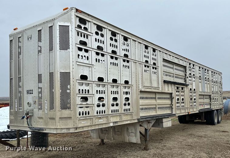 image for item KL9205 2005 Barrett  livestock trailer