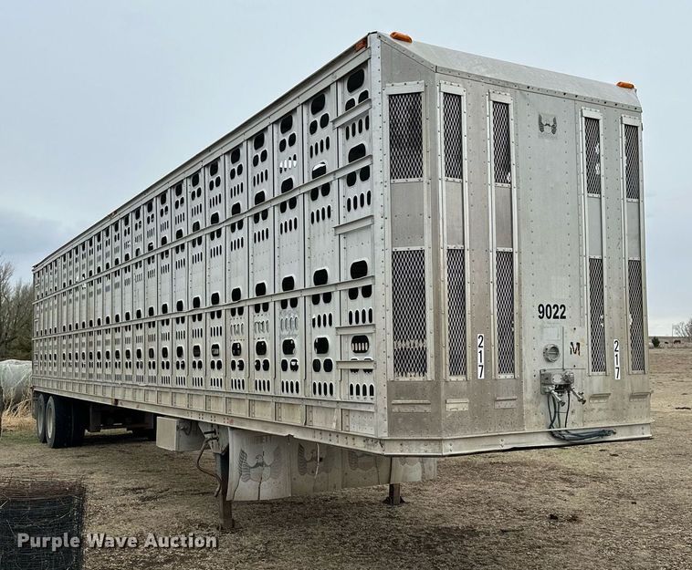 image for item KL9205 2005 Barrett  livestock trailer