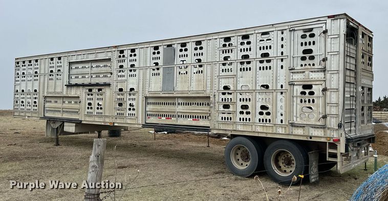 image for item KL9205 2005 Barrett  livestock trailer