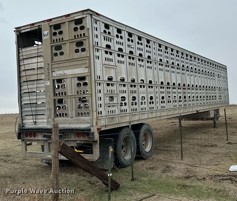 image for item KL9205 2005 Barrett  livestock trailer