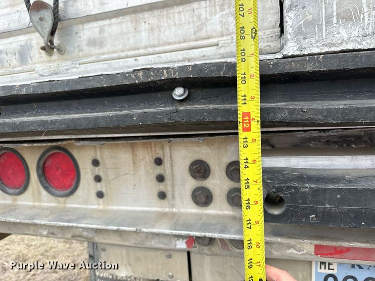 image for item KL9205 2005 Barrett  livestock trailer