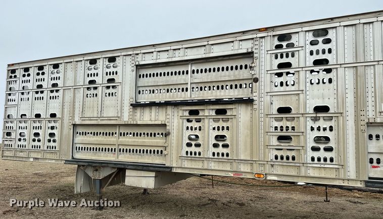 image for item KL9205 2005 Barrett  livestock trailer