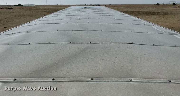 image for item KL9205 2005 Barrett  livestock trailer