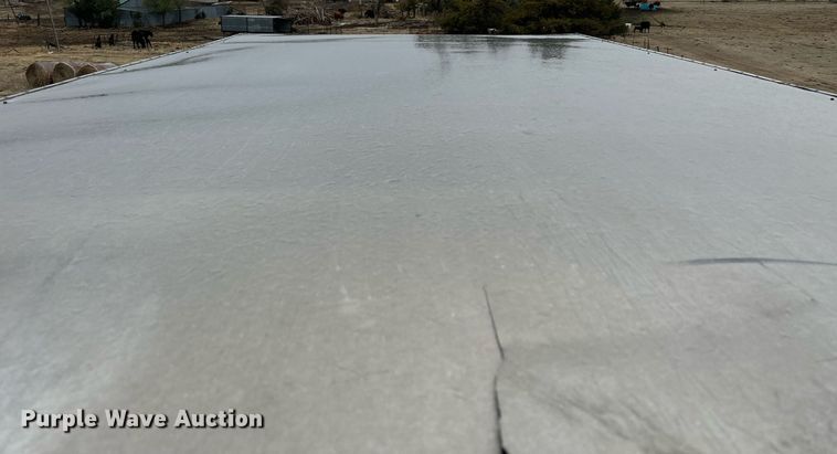 image for item KL9205 2005 Barrett  livestock trailer