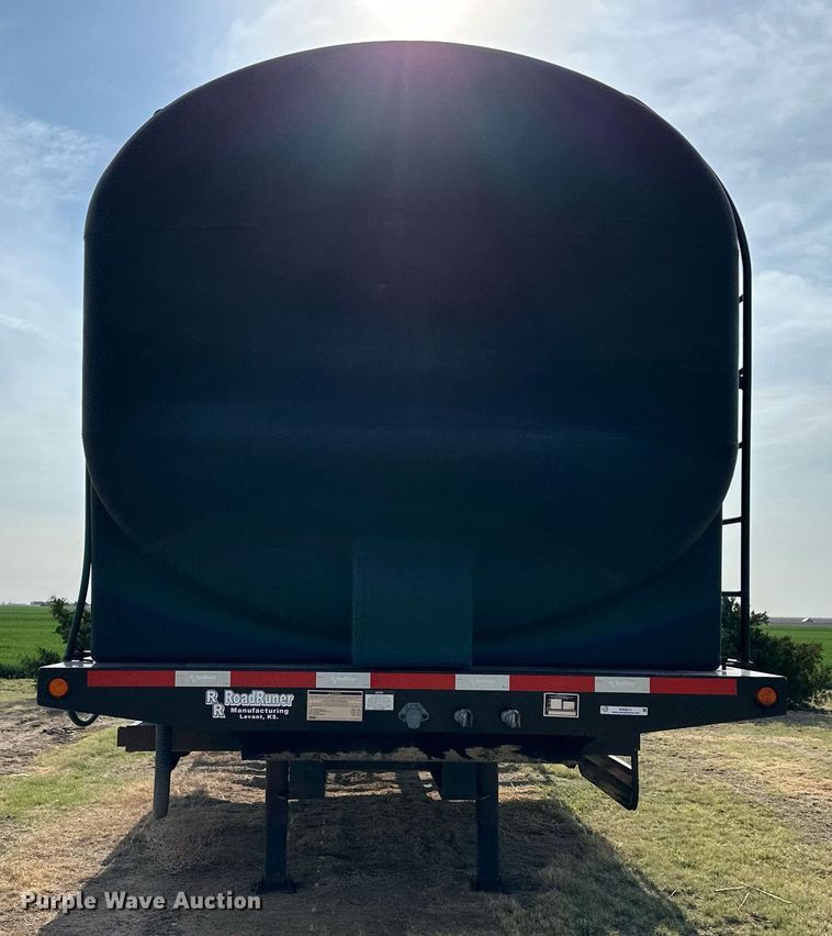 image for item KX9011 2014 Road Runner 4000  sprayer trailer